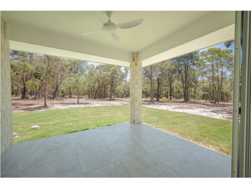 172 Centre Road, Russell Island QLD 4184