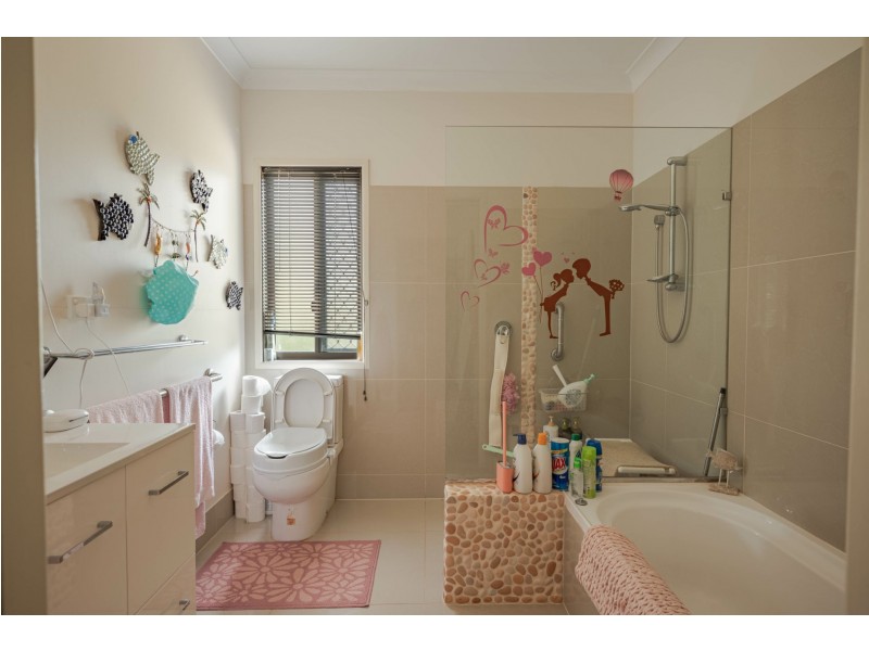 22 AIMEO ESPLANADE, Russell Island QLD 4184