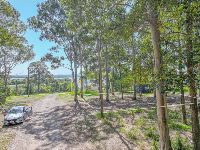 19 Ranora St, Russell Island QLD 4184