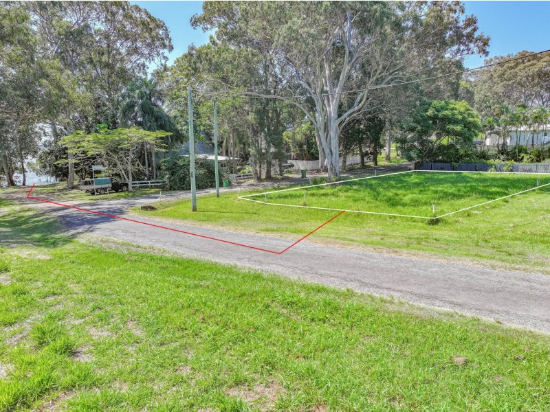 4 Thompson Street, Russell Island QLD 4184