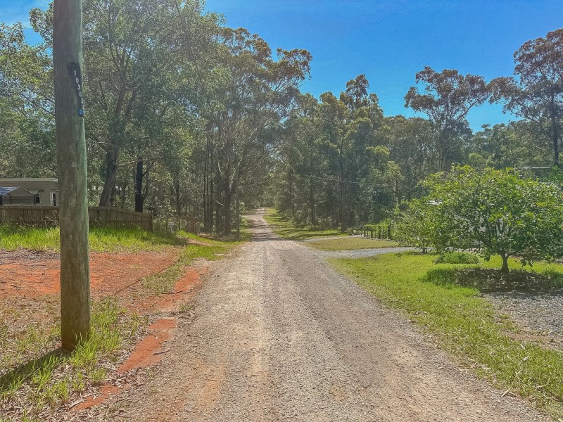 33 Basket Beach Rd, Russell Island QLD 4184