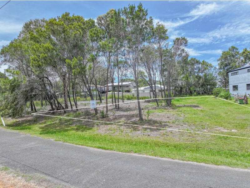 35 Tenanne Street, Russell Island QLD 4184