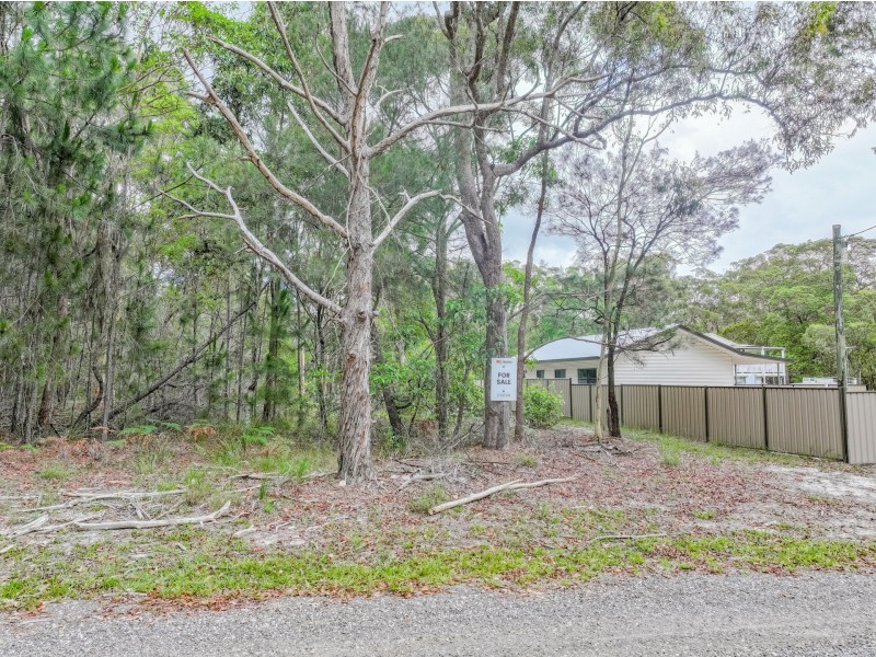 18 Burke Ave, Russell Island QLD 4184