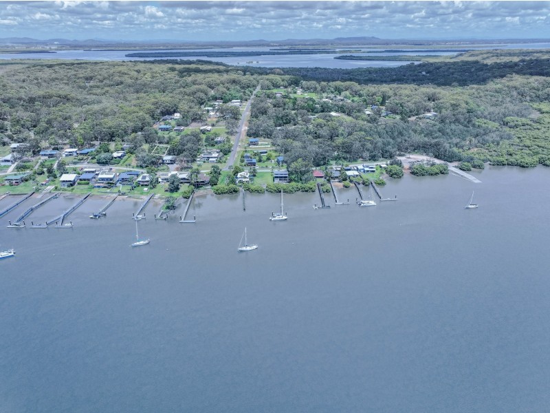 29 Scenic Dve, Russell Island QLD 4184