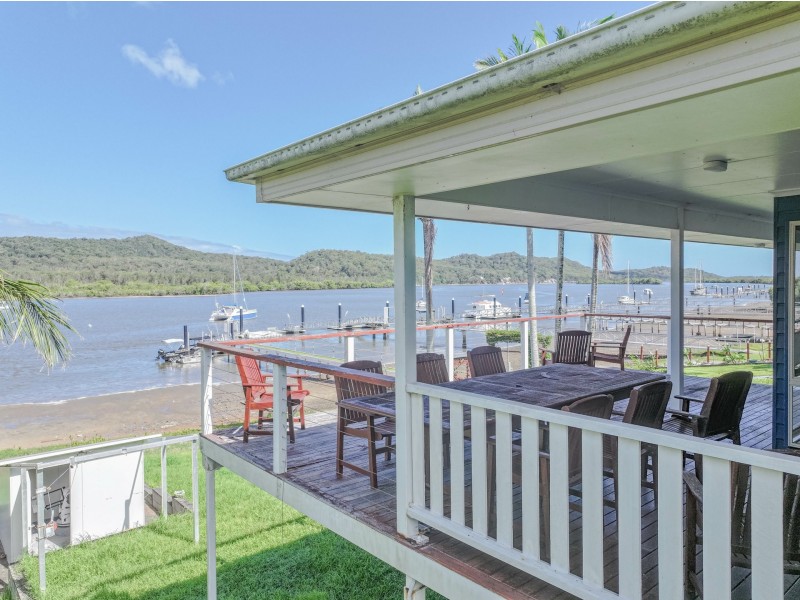 55 Wahine Dve, Russell Island QLD 4184