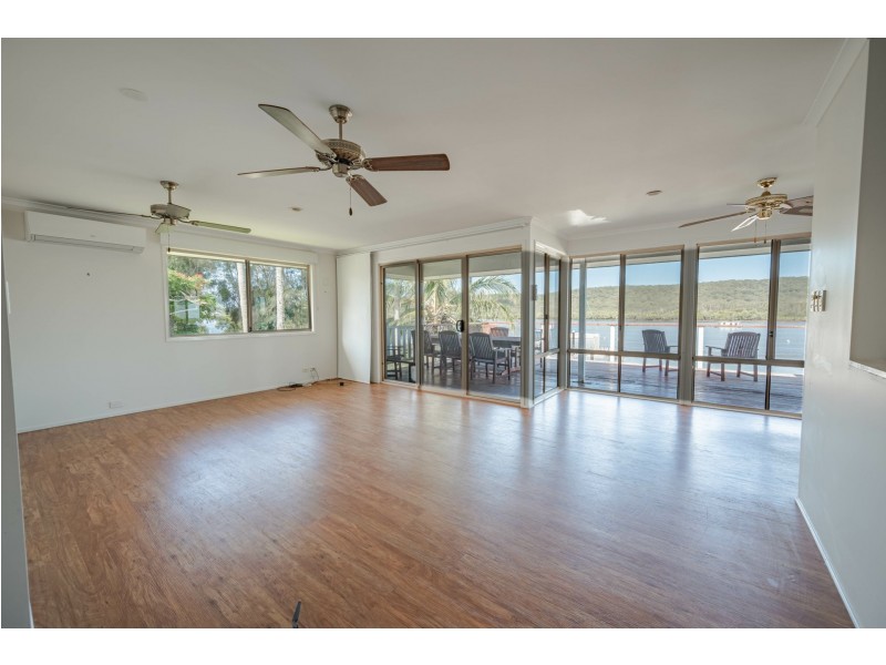 55 Wahine Dve, Russell Island QLD 4184