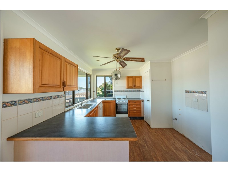 55 Wahine Dve, Russell Island QLD 4184