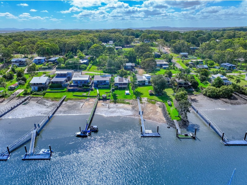 55 Wahine Dve, Russell Island QLD 4184