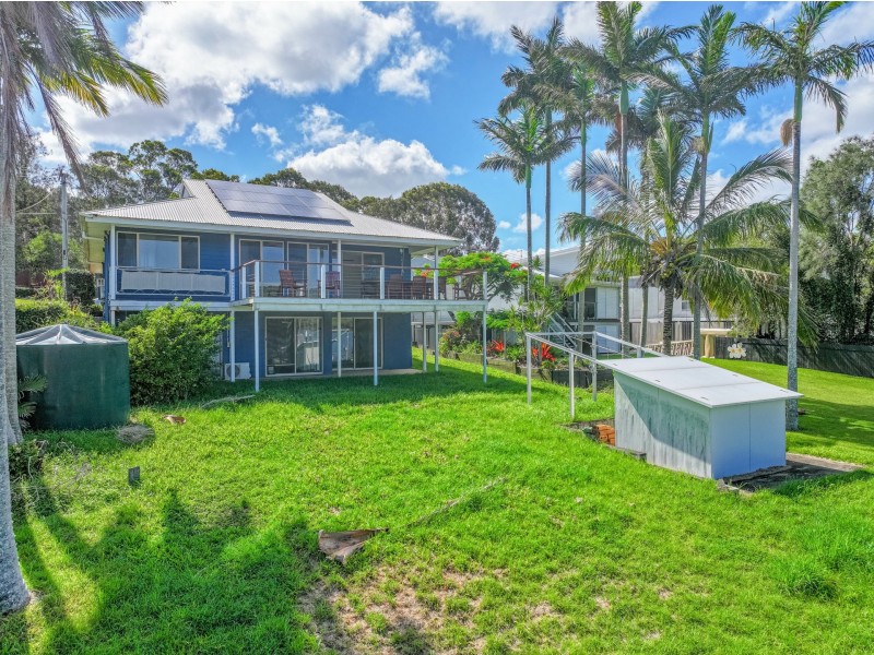 55 Wahine Dve, Russell Island QLD 4184