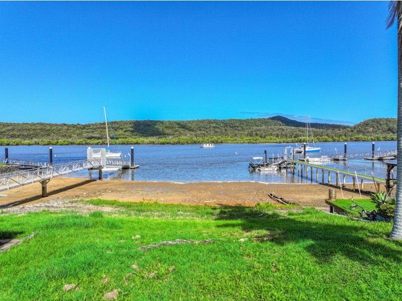 55 Wahine Dve, Russell Island QLD 4184