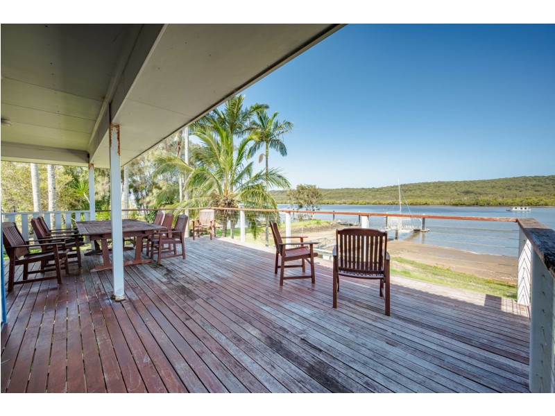 55 Wahine Dve, Russell Island QLD 4184