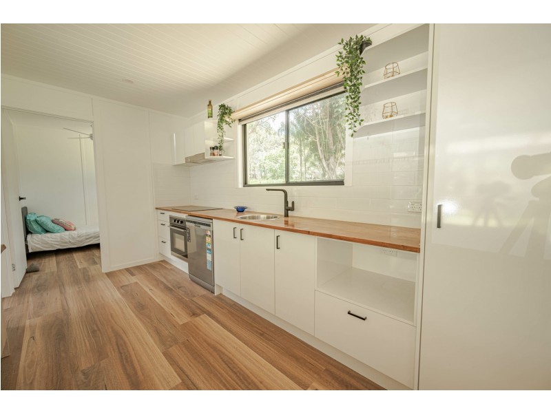 12 Woomera, Russell Island QLD 4184