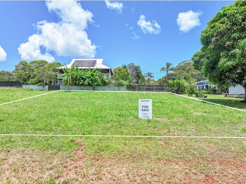 16 Mountain View Crescent, Russell Island QLD 4184