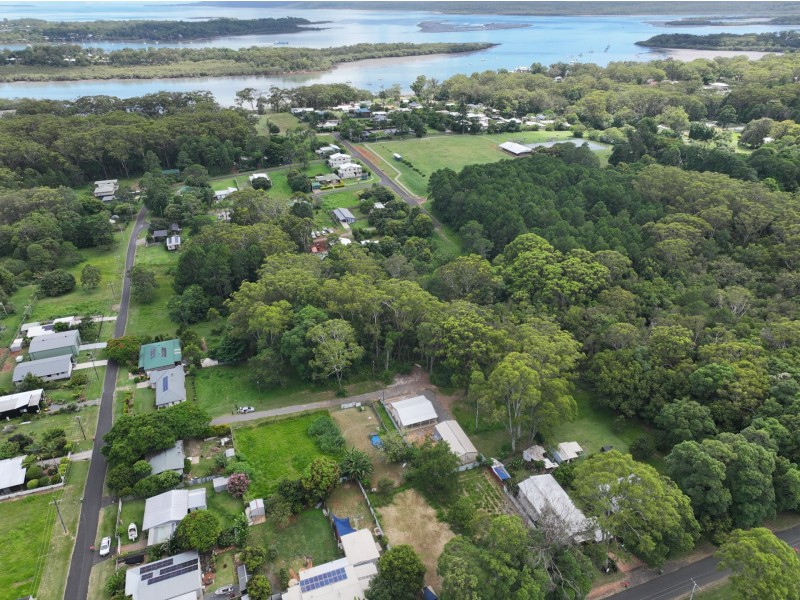 12 Web Street, Russell Island QLD 4184