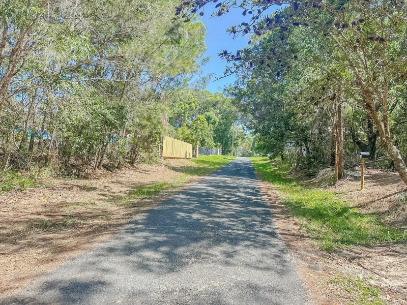 16 Cowderoy Drive, Russell Island QLD 4184