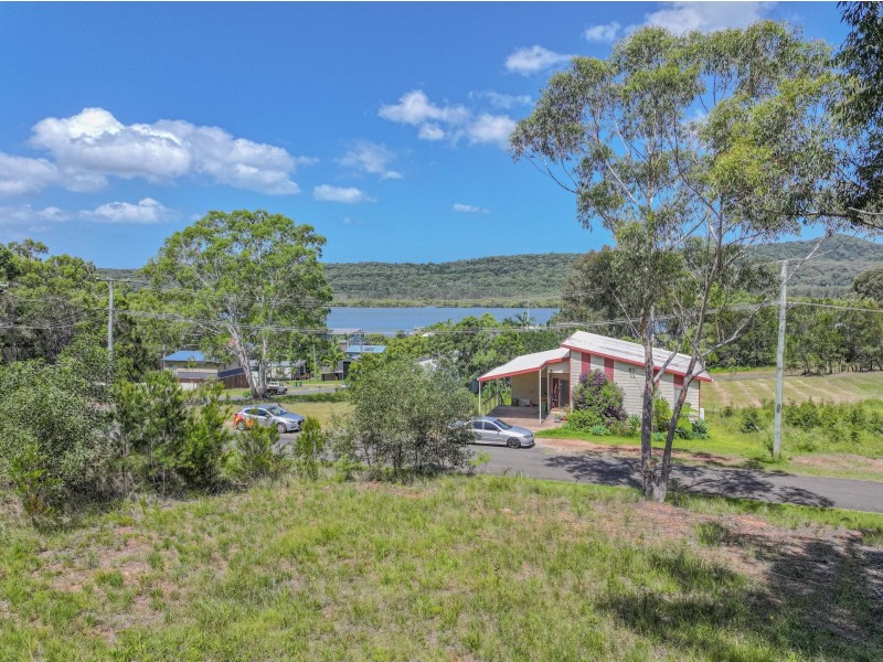 42 Highland Ridge Rd, Russell Island QLD 4184