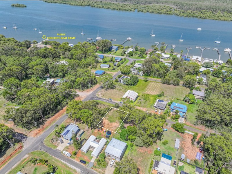 42 Highland Ridge Rd, Russell Island QLD 4184