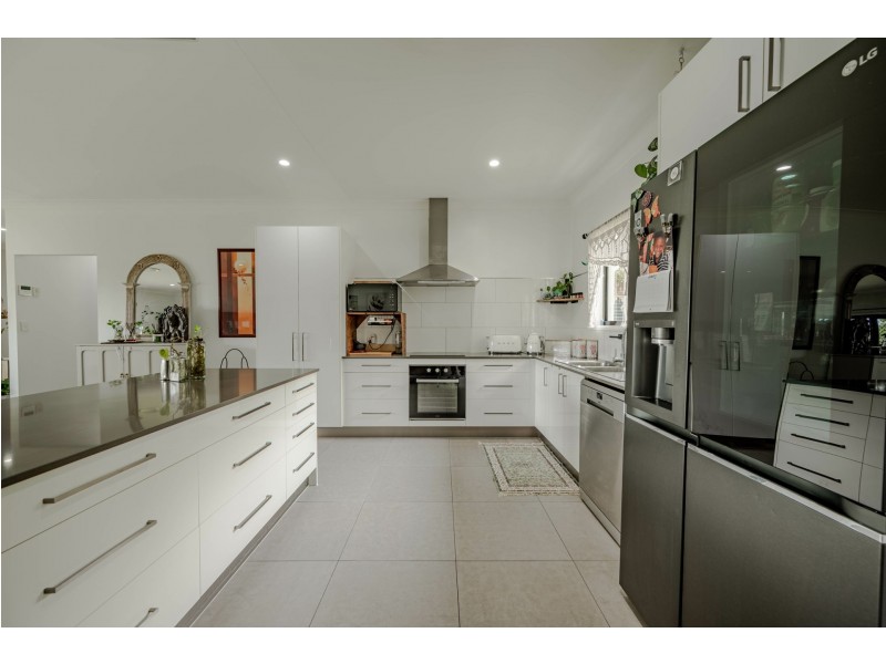 3 Medika Drive, Russell Island QLD 4184