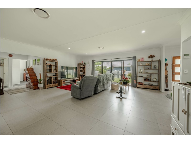 3 Medika Drive, Russell Island QLD 4184
