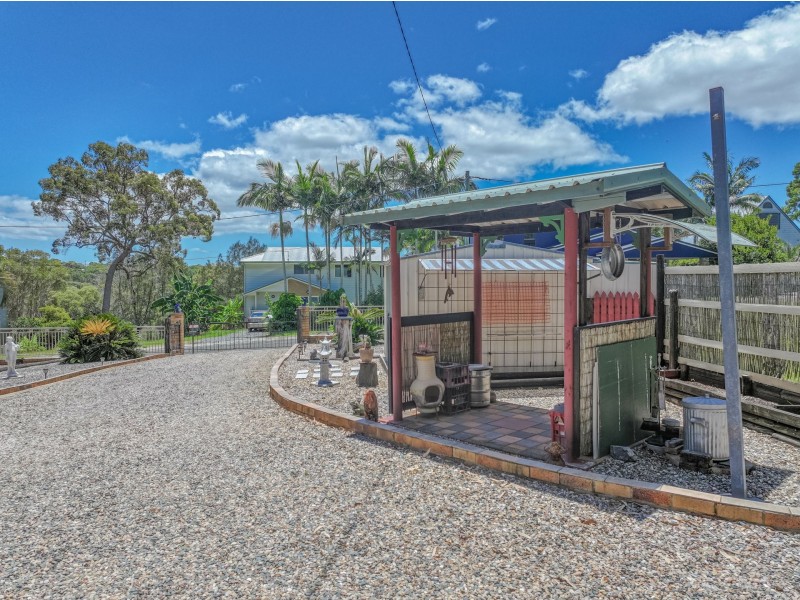 23 Schooner St, Russell Island QLD 4184