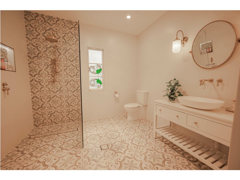 29 Fern Tce, Russell Island QLD 4184