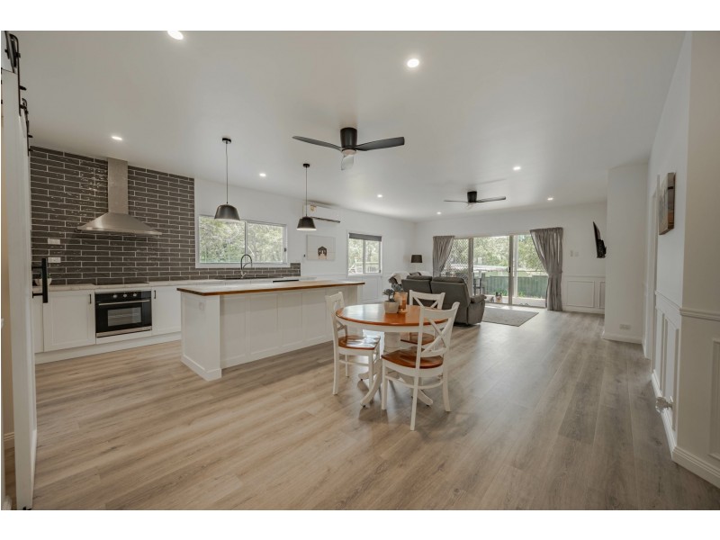 5 Pookanah Street, Russell Island QLD 4184