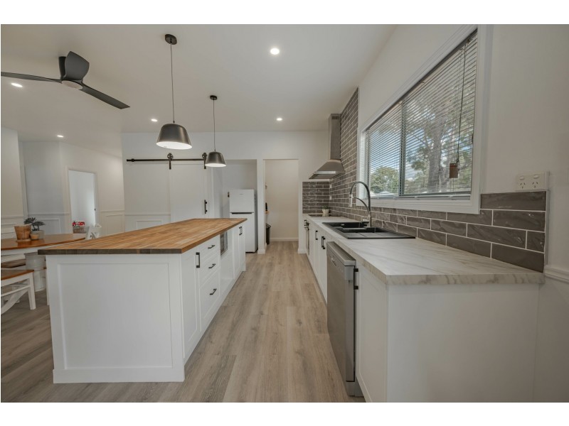 5 Pookanah Street, Russell Island QLD 4184