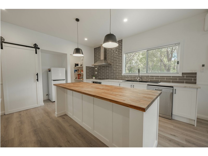 5 Pookanah Street, Russell Island QLD 4184