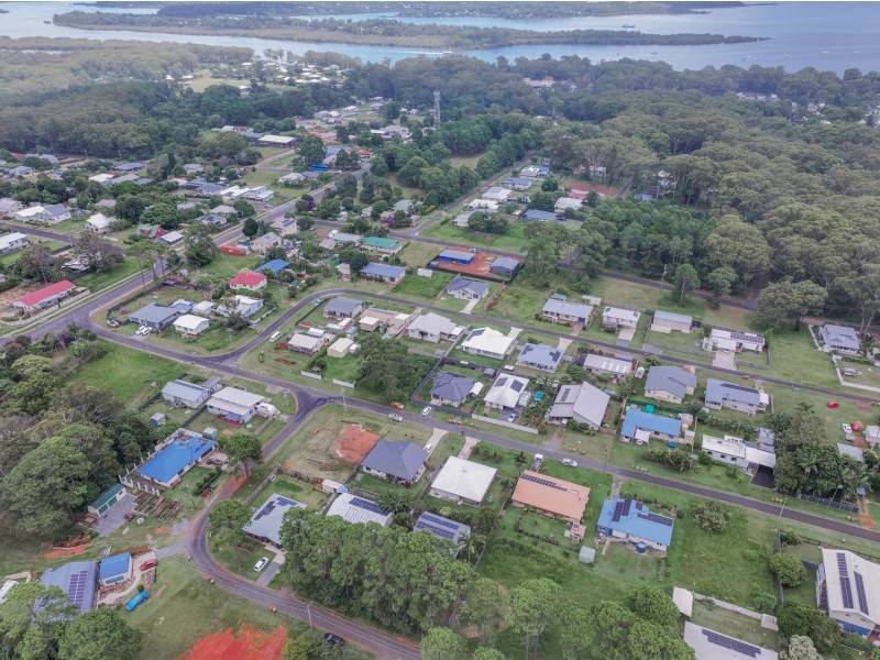 16 Banksia Street, Russell Island QLD 4184