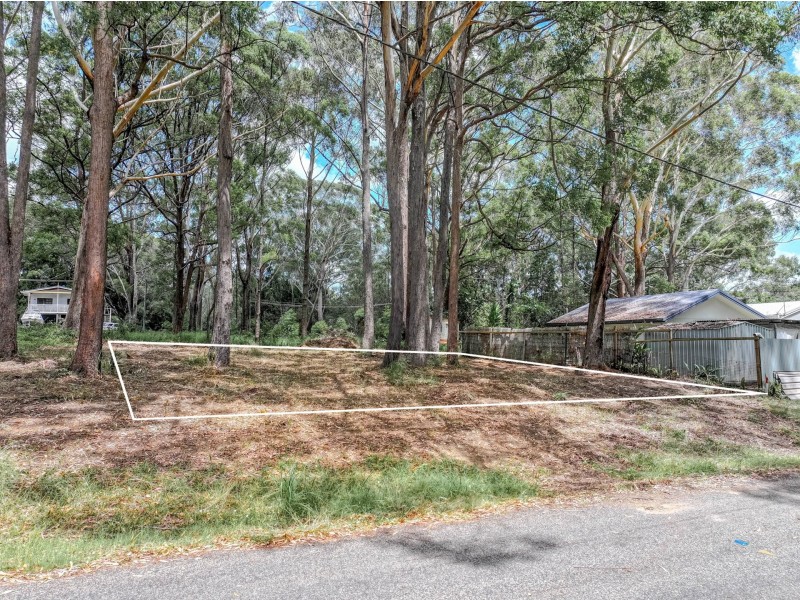 10 Leilani Avenue, Russell Island QLD 4184