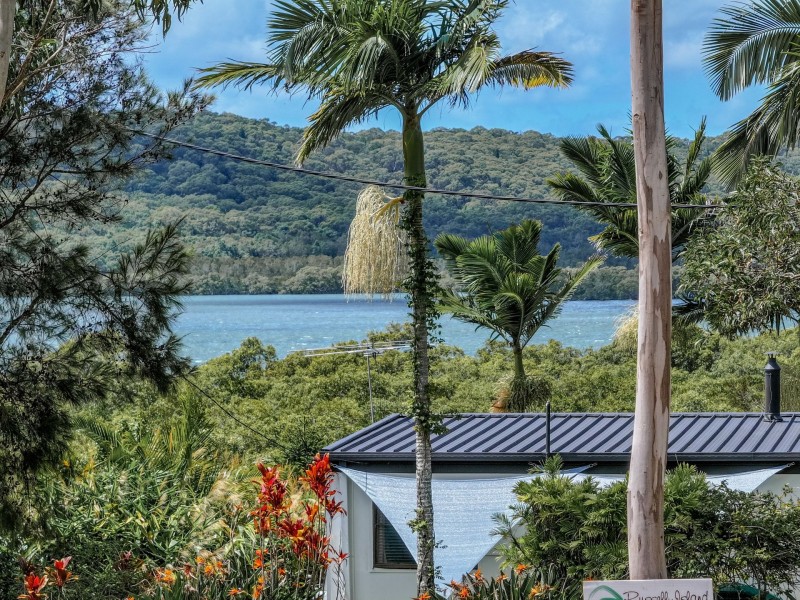 3 Aquamarine Ave, Russell Island QLD 4184