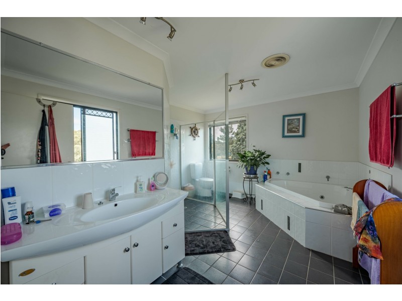 10 Carnation Court, Russell Island QLD 4184