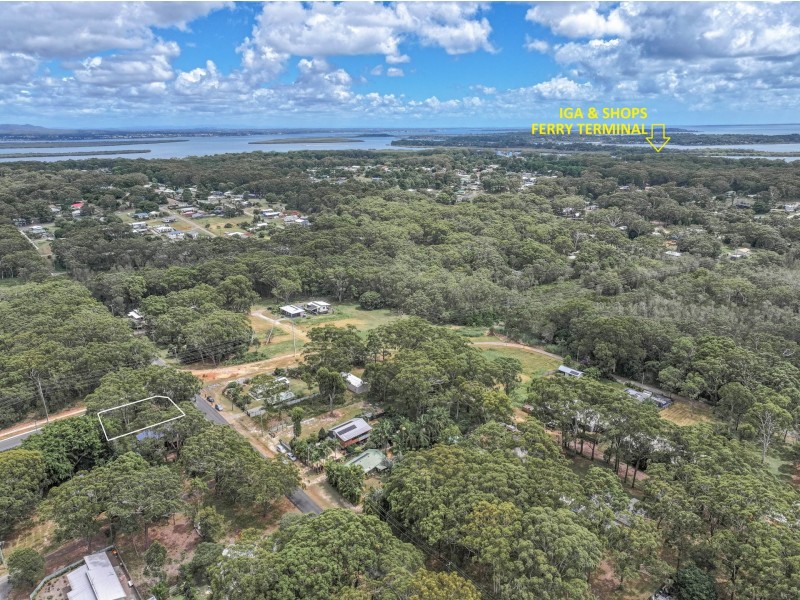 62 Minjerriba Road, Russell Island QLD 4184