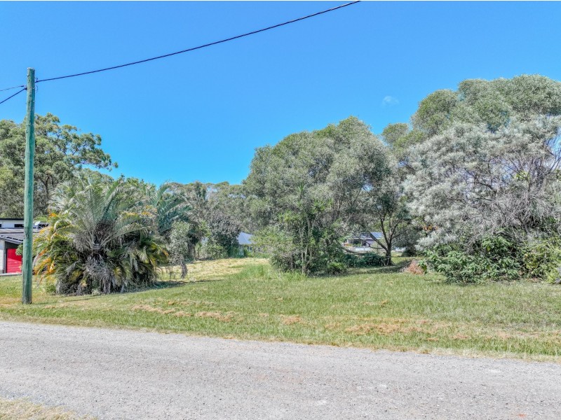 24 Pharlap Street, Russell Island QLD 4184
