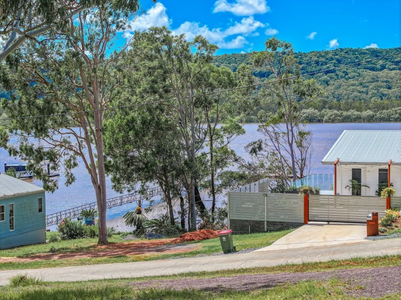 104 Wahine Dve, Russell Island QLD 4184