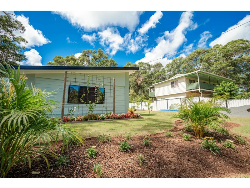 11 Pookanah Street, Russell Island QLD 4184