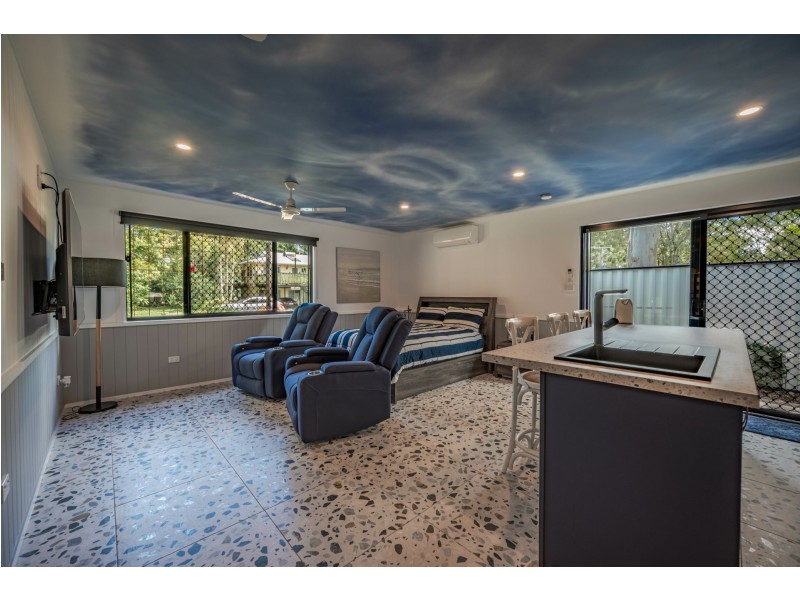 11 Pookanah Street, Russell Island QLD 4184