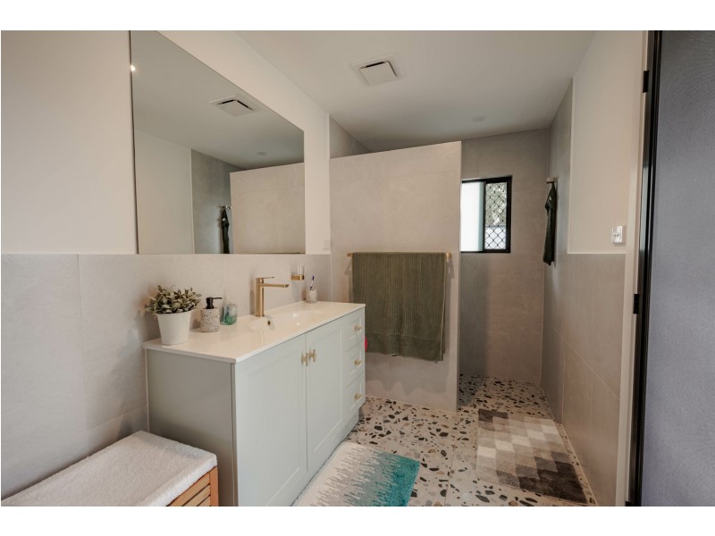 11 Pookanah Street, Russell Island QLD 4184