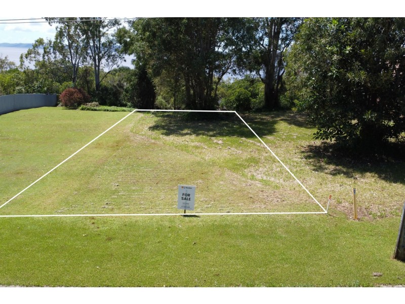 13 Lovell Parade, Lamb Island QLD 4184