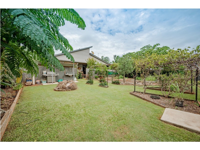 15 Banksia street, Russell Island QLD 4184