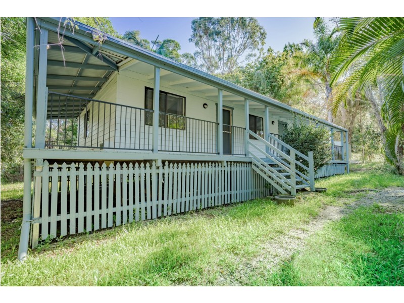 24 Inlet Avenue, Russell Island QLD 4184