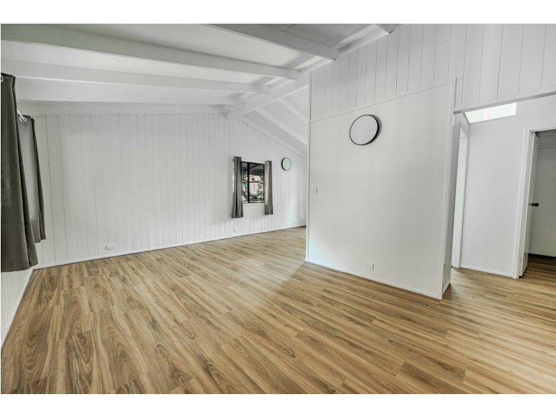 24 Inlet Avenue, Russell Island QLD 4184