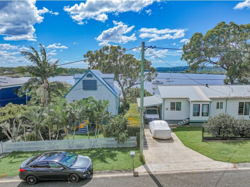 19 Schooner Street, Russell Island QLD 4184