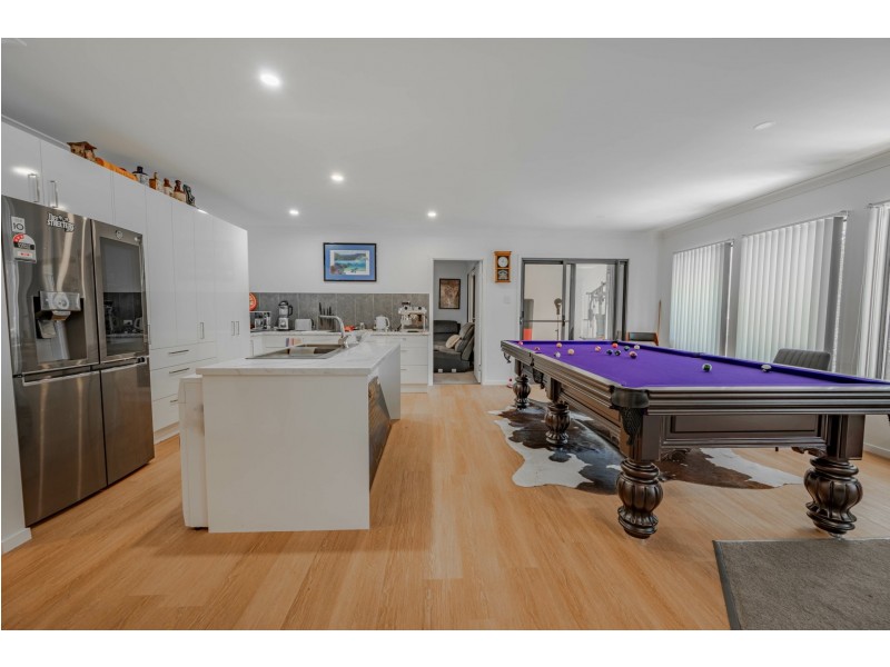 17 Mountain View Crescent, Russell Island QLD 4184