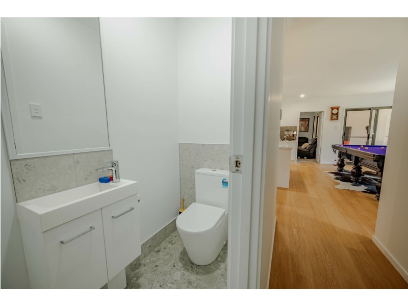 17 Mountain View Crescent, Russell Island QLD 4184