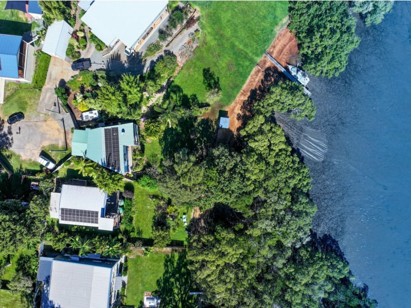 5 Player Court, Russell Island QLD 4184