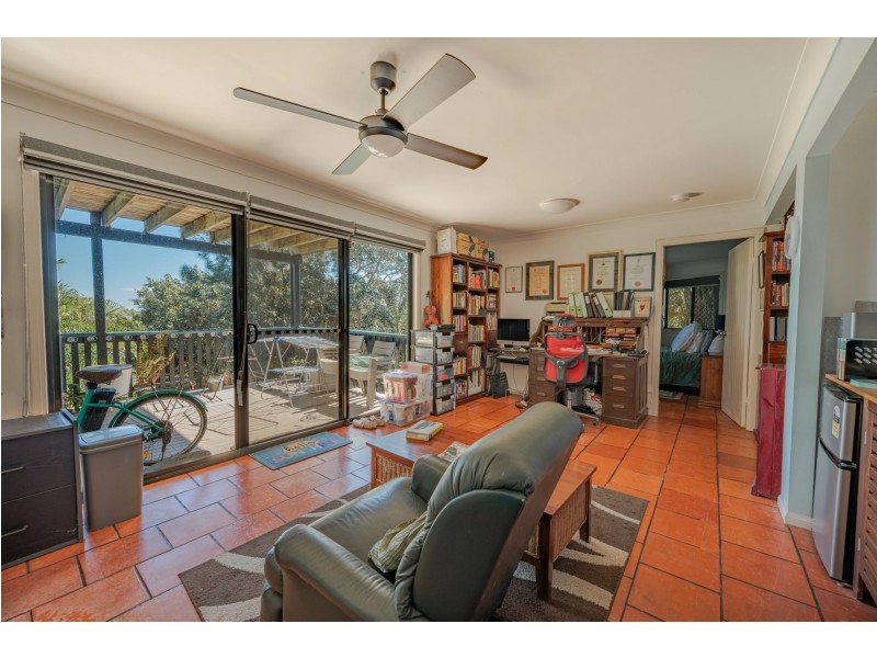 5 Player Court, Russell Island QLD 4184