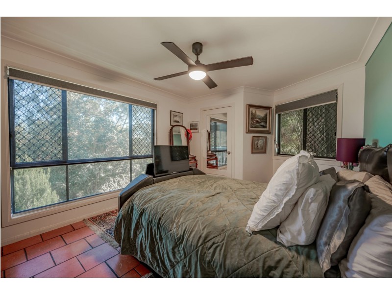 5 Player Court, Russell Island QLD 4184