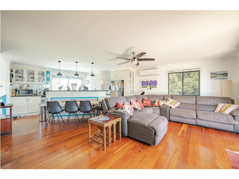 5 Player Court, Russell Island QLD 4184