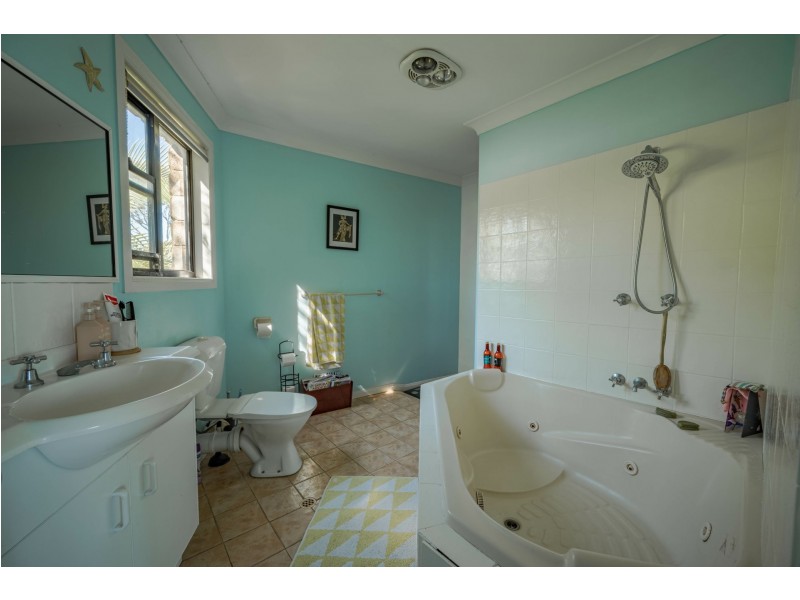 5 Player Court, Russell Island QLD 4184